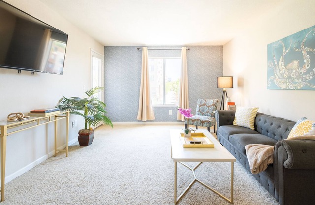 La Jolla UTC King Bed Suite💎w/Pool, Sauna, Parking, Wi-Fi