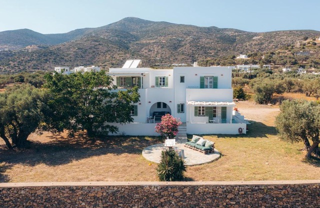 La Maison de Lilac-Luxurious Olive Grove apartments