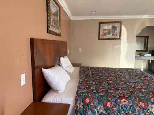 La PETITE ROUGE MOTEL
