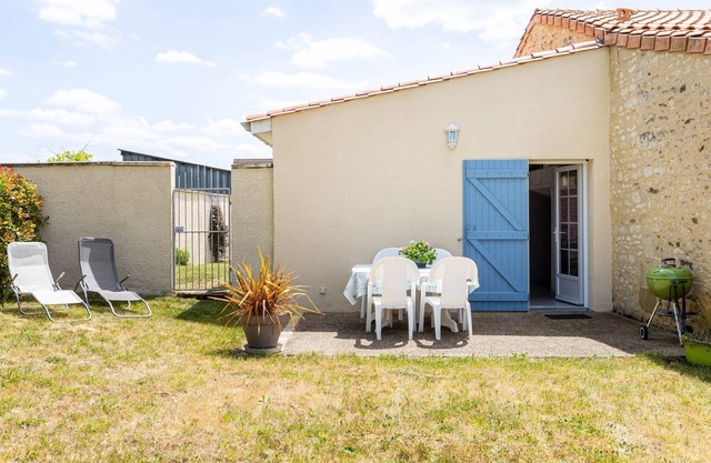 La Saumuroise - Two Bedroom House, Sleeps 4