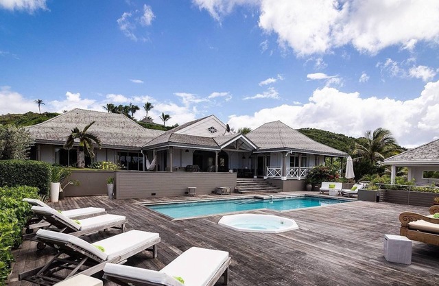 La Vie en Rose (3/5 Rooms)