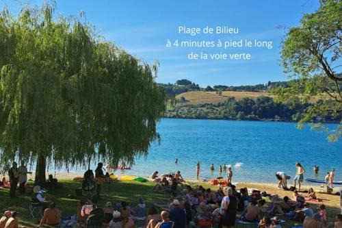 LAC CASA 60' Sixties-style flat with terrace overlooking the lake 300 m