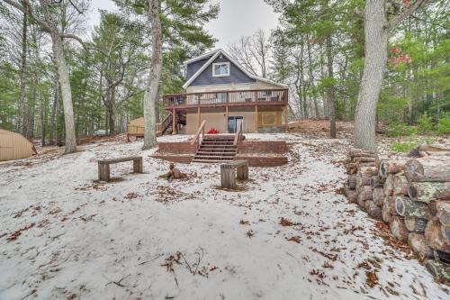 Lake Access and Dock Remote Mio-Area Cottage