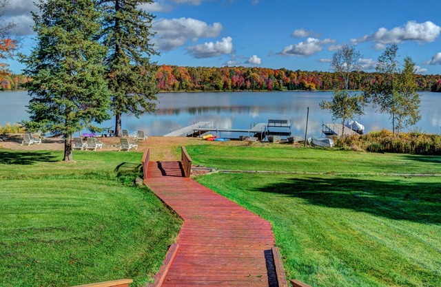 Lake Access Condo in Eagle River w/complimentary kayaks, canoes, and row boats.