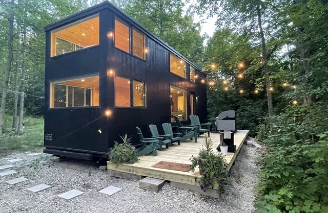 Lake Champlain Tiny House on Wooded Property with Private Beach/Lake Access