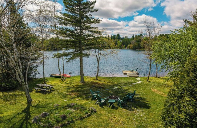 Lake Cottage | 5 Bed, 5 Bath