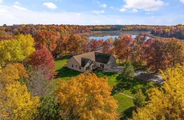 Lake Edward Retreat, Hot Tub, Game Rm, Mins to Nisswa