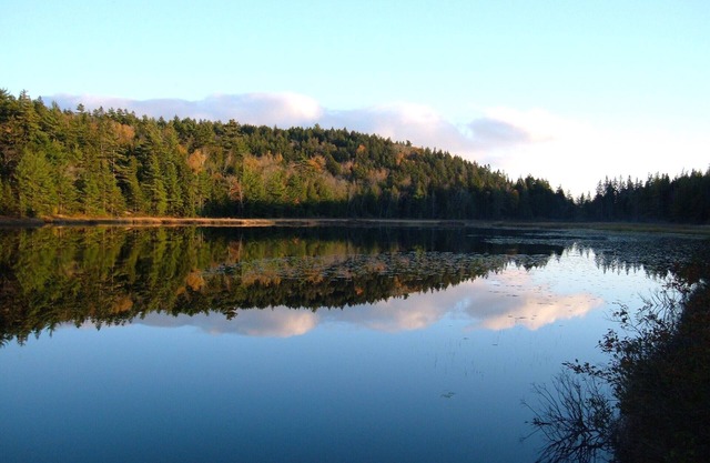 Lake Front Cottage Facing Acadia National Park on the "Quiet Side" of Mt. Desert