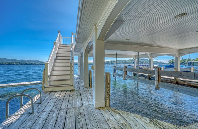 Lake front home - Lake George w/in-law apt & guest cottage, Boat Dock and Views!