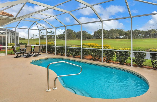 Lake front, Private Pool, Golfing, After Dune Delight