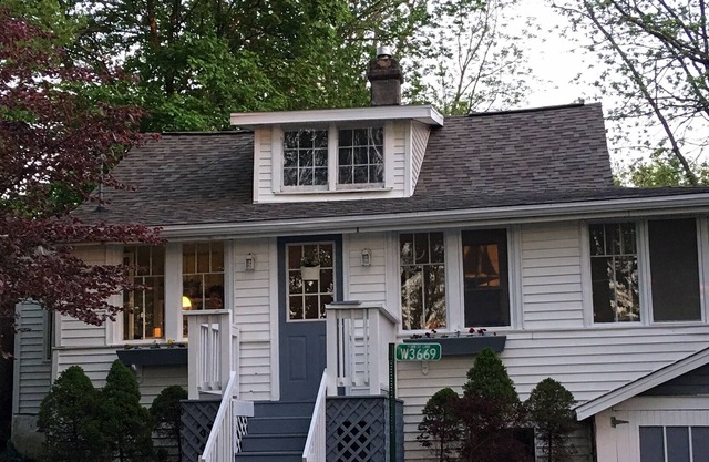 Lake Geneva Vintage Vibe Cottage