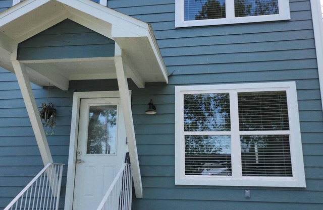 Lake Livingston Tranquility: 3-bed/3 Bath home has AC/WiFi in Onalaska, Texas