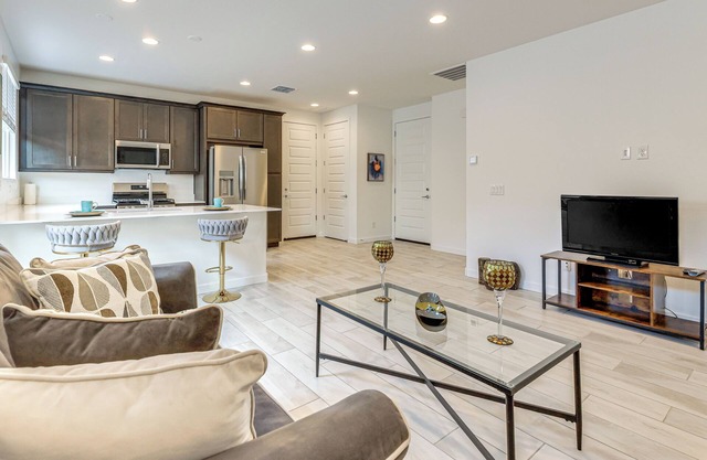 Lake + Mtn Views: Modern Apache Junction Getaway