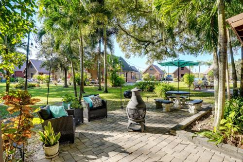 Lake Okeechobee Dockside Cabin with Pool Access