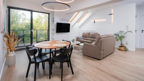 Lake Park Residence, Sun & Snow