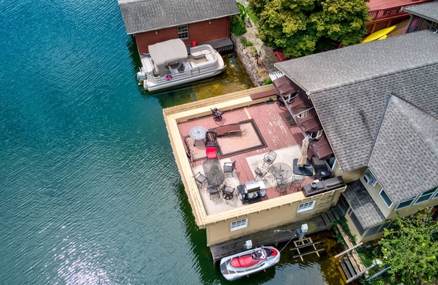 Lake Rabun vintage boathouse with two suites & amazing views