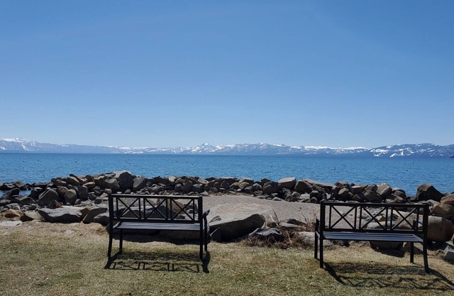 Lake Tahoe Townhome -Private Beach Tahoe Vista