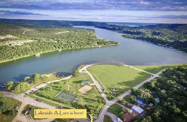 Lake Travis Bungalow in Jonestown