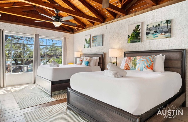 Lake Travis Studio w/Waterpark Access! Patio w/Grill+Firepit for Glamping Fun