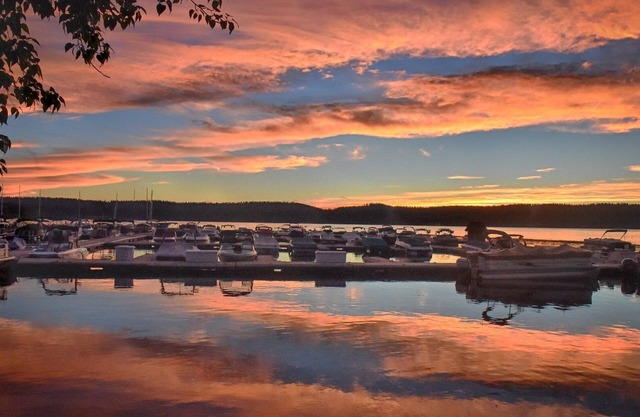 Lake view 3.5 bdrm condo Downtown- Contact for winter and spring specials