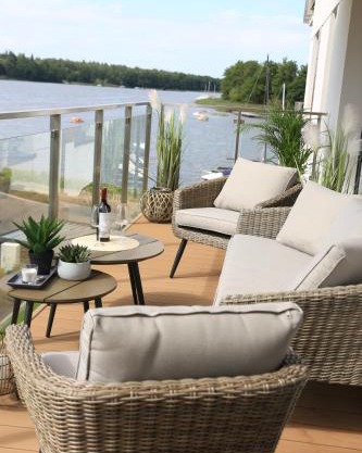 Lake View Apartment
