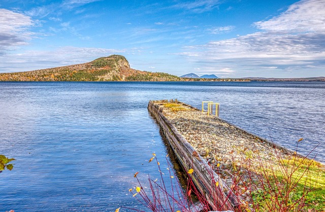 Lake view condo overlooking Mt. Kineo with shared dock, balcony & fast WiFi