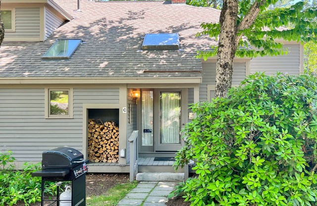 Lake View Condo with WiFi, Fireplace, Deck, Sun Room, & Shared Pool/Tennis/Beach