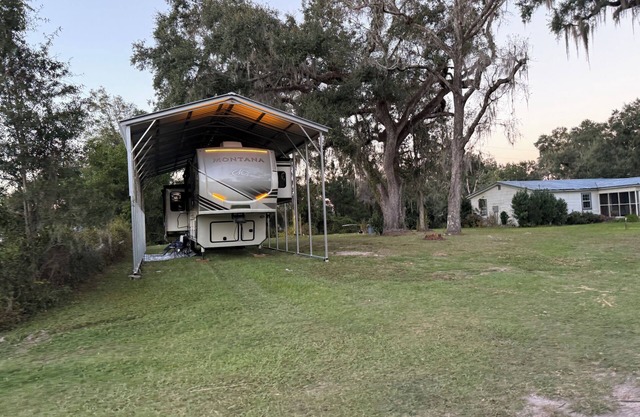 Lake View Country Glamping on 40+ Serene Acres