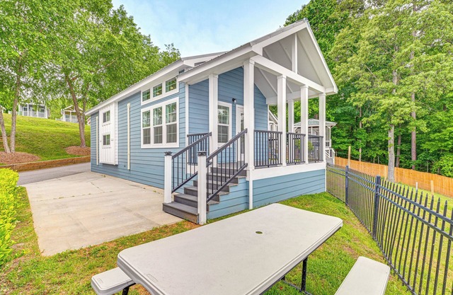 Lake-View Home w/Pool Access in Sherrills Ford!