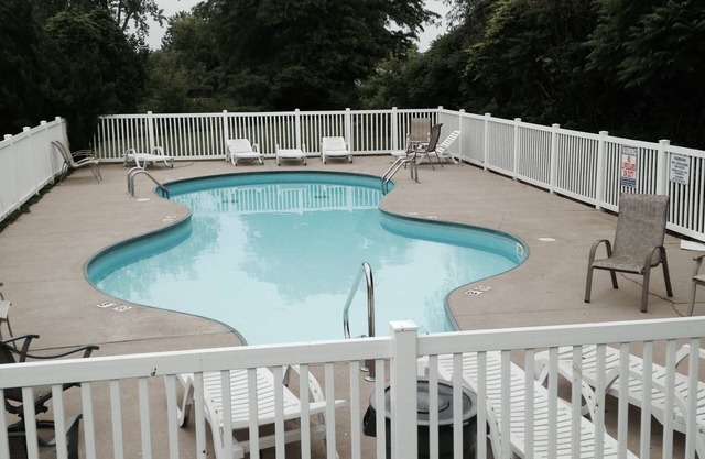 Lake View! - Sleeps 13, Pool, Cedar Point, Islands, WiFi, Wow!