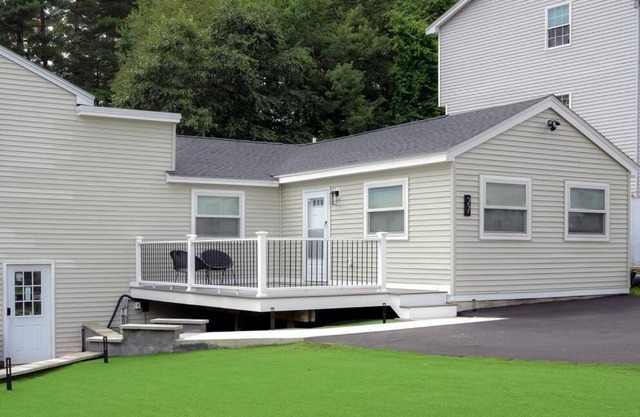 LakeAccess 4 Bed 3 Full Bath HOT TUB