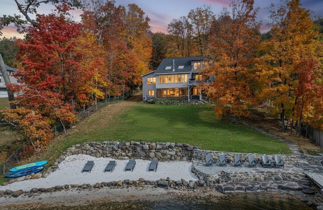 Lakefront | Beach Hot Tub Dock Game Room