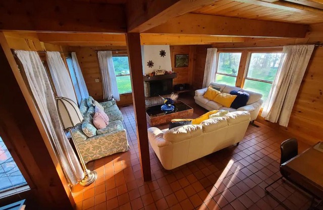 Lakefront Chalet in Montreal