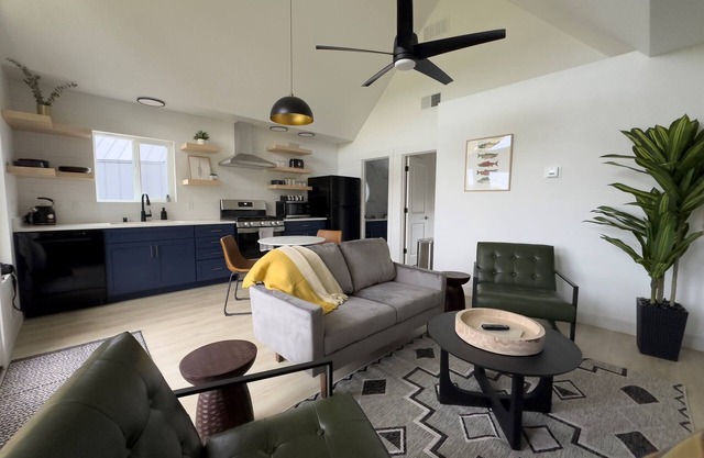 Lakefront Cottage with Sauna- #2 Coho