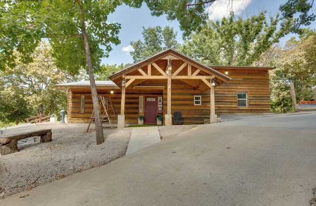 Lakefront Family Cabin w/Patios in Odessa!