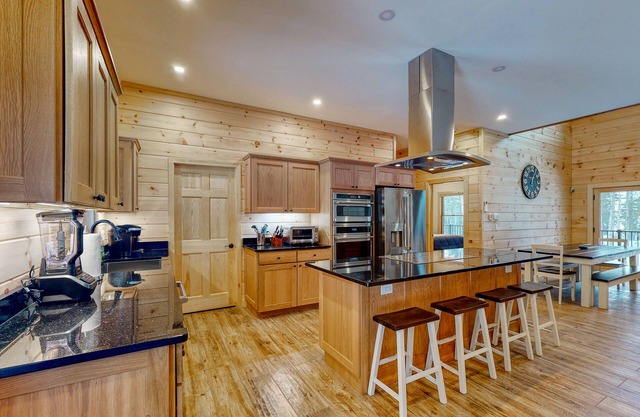 Lakefront home with high-speed WiFi & wood-burning fireplace - dog-friendly