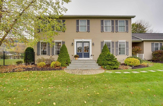 Lakefront Homer Abode w/Patio & Backyard!