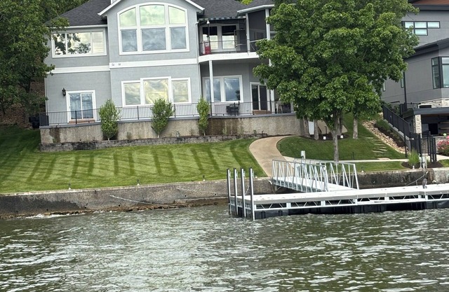 Lakefront property w dock & amazing sunsets