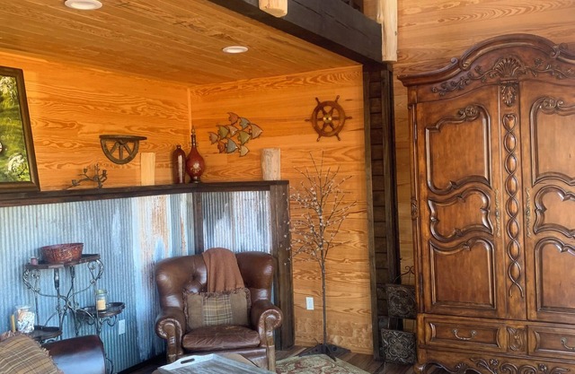 Lakefront Property on the Beautiful TN River