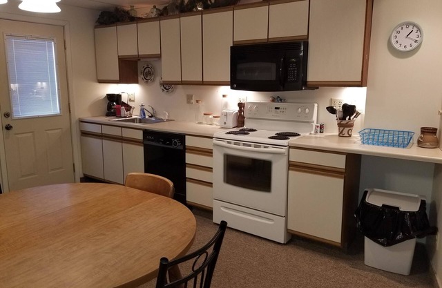 Lakeshor Motor Inn
