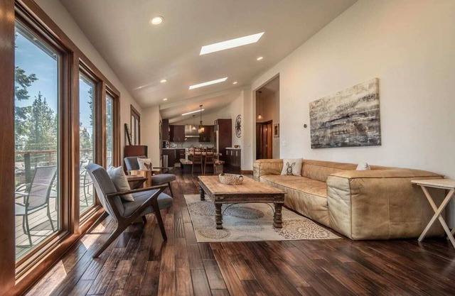 Lakeside Bliss Retreat