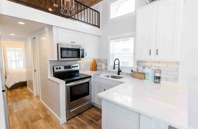 Lakeside Chic: Stylish Family Tiny Home Retreat #1