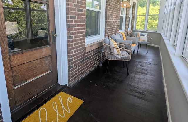 Lakeside Condo | Three Seasons Patio