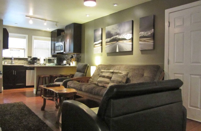 Lakeside Gondola Lodge 4 bedroom condo style suite