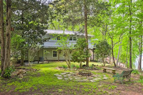 Lakeside Haven with Private Dock Fish and Swim!