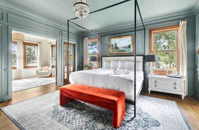 Lakeside Manor Sleeps 10