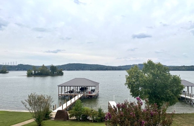 Lakeview Haven Guesthouse: Chickamauga Lake, TN W/Dock and Boat Ramp
