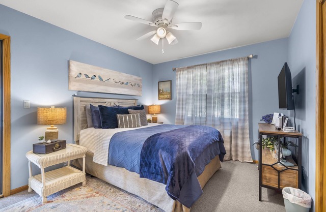 Lakeview Living - SUNROOM SUITE - Vacation Rental