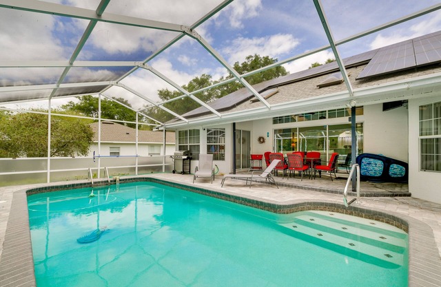 Lanai & Grill: Sunny Home Near Rainbow Springs!