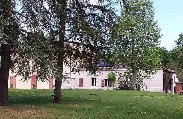 LANDAISE HOUSE 6 PEOPLE RENOVATED POSSIBLE HORSES